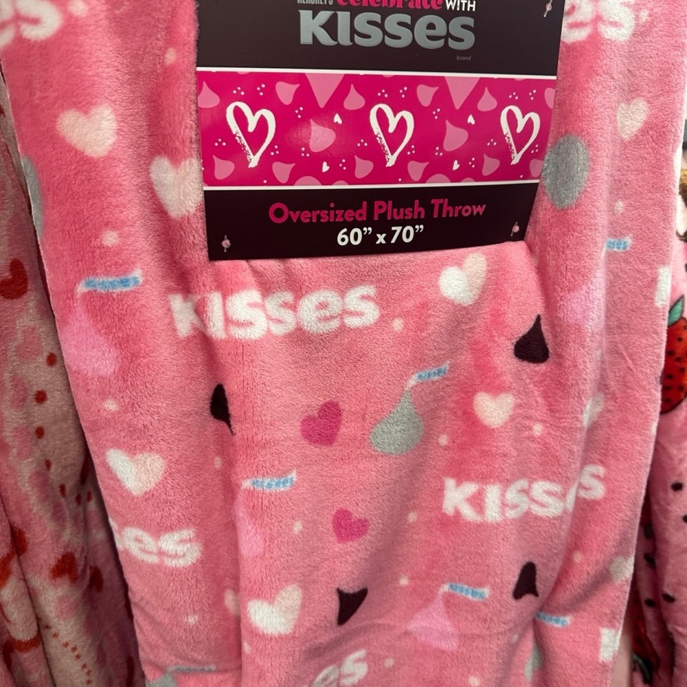 Hershey's Kisses Oversized Plush Throw – Pink "Celebrate with Kisses" Blanket